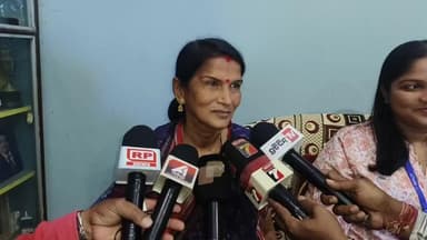 ବନ୍ତ: ଭଦ୍ରକ ବନ୍ତ ର MBA ଛାତ୍ରୀ ମୌସୁମୀ BPUT ରେ ସ୍ଵର୍ଣ ପଦକ ରାଜ୍ୟପାଳଙ୍କ ନିକଟରୁ ପୁରସ୍କୃତ ପରେ ପ୍ରତିକ୍ରିୟା ରଖିଲେ ମୌସୁମୀ ଙ୍କ ମା