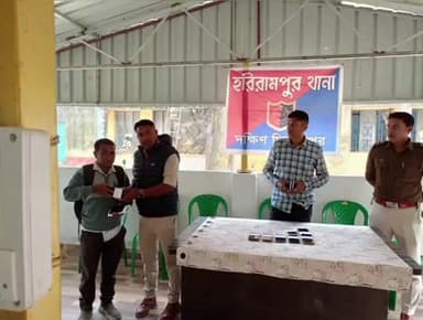 হরিরামপুর: হারিয়ে যাওয়া মোবাইল উদ্ধার করে প্রকৃত মালিকদের হাতে তুলে দিল হরিরামপুর থানার পুলিশ