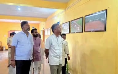 ಸವದತ್ತಿ: ಶಿಂಧೂಗಿ ಗ್ರಾಮ ಪಂಚಾಯಿತಿಗೆ ಭೇಟಿ ನೀಡಿದ ಸಚಿವ ಸತೀಶ್ ಜಾರಕಿಹೊಳಿ