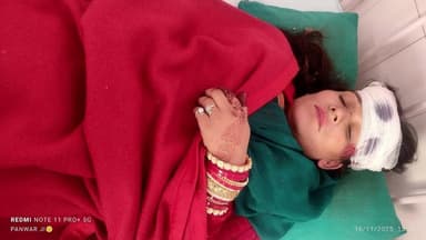 गैरसैण: कर्णप्रयाग-रानीखेत राजमार्ग पर धुनारघाट के समीप कार और बस की टक्कर, कार 50 मीटर खाई में गिरी, आठ लोग घायल