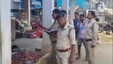 খাতড়া: খাতড়া থানার পুলিশ টিম ও বাঁকুড়া জেলার এনফোর্সমেন্ট ব্রাঞ্চের কর্মকর্তারা যৌথ ভাবে খাতড়া বাজার পরিদর্শন করলেন