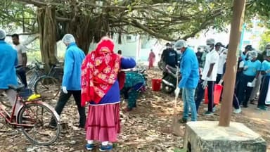 খড়গ্রাম: কোদাল-ঝাড়ু হাতে নামল প্রশাসন, খড়গ্রাম হাসপাতালে বিশেষ পরিচ্ছন্নতা অভিযান