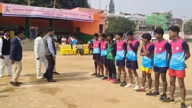 हरिशचंद्र स्टेडियम नवादा में राज स्तरीय हैंडबॉल टूर्नामेंट का उद्घाटन किया गया।
#sports #Bihar #Nawada #handball