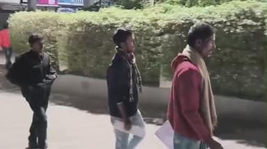 ডোমকল: উত্তর গরিবপুরে অতিরিক্ত পণের দাবিতে গৃহবধূকে মারধর, খুনের চেষ্টা! বেপাত্তা স্বামী-শ্বশুরবাড়ির লোকজন