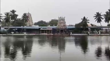 திருப்பத்தூர்: பிள்ளையார்பட்டியில் கார்த்திகை ஒன்றாம் தேதியை முன்னிட்டு சபரிமலை ஐயப்பன் கோயிலுக்கு மாலை போட்டுக்கொண்ட ஐயப்ப பக்தர்கள்