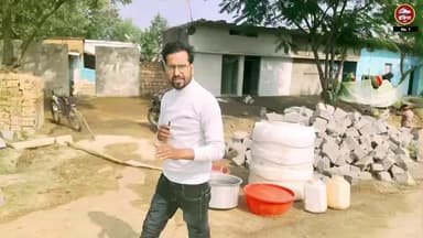 ललितपुर जिले के अगौरी गांव में डस में बनाई जा रही नाली