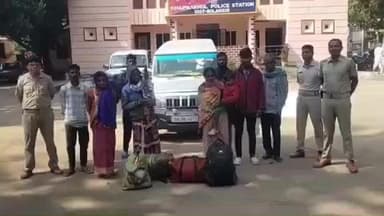 ପାଟଣାଗଡ: ଏଚପି ପେଟ୍ରୋଲ ପମ୍ପ ନିକଟରୁ ୧୦ ଜଣ ଦାଦନ ଶ୍ରମିକ ଙ୍କୁ ଉଦ୍ଧାର କଲା ଖପ୍ରାଖୋଳ ପୋଲିସ