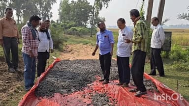 খণ্ডঘোষ: সাধারণ মানুষের কথাকে মান্যতা দিয়ে শুরু হল ঢালাই রাস্তার কাজ উপস্থিত থাকল বিধায়ক খন্ডঘোষে