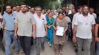 જૂનાગઢ: રાજ્યમાં બુથ લેવલ ઓફિસર તથા સુપરવાઈઝર તરીકે કાર્યરત શિક્ષકોને કામગીરી દરમ્યાન પડતી મુશ્કેલીઓનુ સત્વરે નિરાકરણ લાવા રજૂઆત