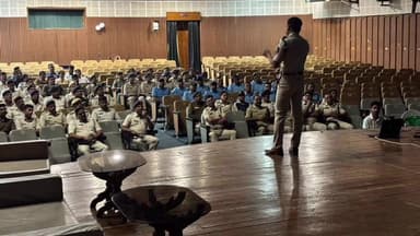 কল্যাণী: রানাঘাট পুলিশ জেলার উদ্যোগে কল্যাণীর ঋত্বিক সদনে স্বাস্থ্য ও ফিটনেস বিষয়ক সেমিনার, উপস্থিত মুর্শিদাবাদ রেঞ্জের DIG