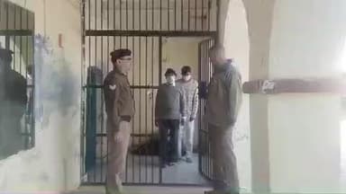भगवानपुर: भगवानपुर थाना पुलिस ने अलग-अलग जगह से दो देसी शराब तस्करों को किया गिरफ्तार, बरामद की गई देसी शराब