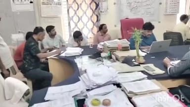 ఇల్లందు: 30 వేలు లంచం తీసుకుంటూ ఏసీబీకి చిక్కిన ఇల్లెందు సివిల్ సప్లై డిప్యూటీ తాసిల్దార్ యాకూబ్ పాషా