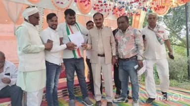 સંતરામપુર: સંતરામપુર તાલુકામાં કોંગ્રેસ દ્વારા સ્નેહમિલન તેમજ જનઆક્રોશ સભા યોજવામાં આવી