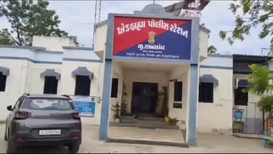 ખેડબ્રહ્મા: શહેર પોલીસ સ્ટેશનમાં ફરજ બજાવતા ચાર પોલીસ કર્મીઓને પ્રમોશન મળ્યું