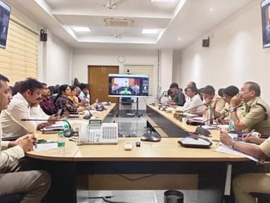 కొమురవెల్లి: కొమురవెల్లి మల్లన్న కళ్యాణం, జాతరపై మంత్రి కొండ సురేఖ నిర్వహించిన వీడియో కాన్ఫరెన్స్ లో పాల్గొన్న కలెక్టర్ హైమావతి