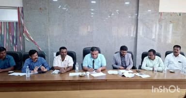 ಶಿಗ್ಗಾಂವ: ಪಟ್ಟಣದಲ್ಲಿ ಕಂದಾಯ ಗ್ರಾಮದ ಕುರಿತು ಶಾಸಕ ಪಠಾಣ್ ಸಭೆ