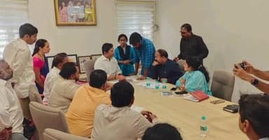 మేడ్చల్: మల్కాజిగిరి ఎమ్మెల్యే క్యాంపు కార్యాలయంలో అధికారులతో సమీక్ష సమావేశం