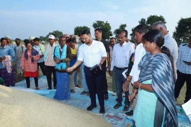 సూర్యాపేట: పిల్లలమర్రిలో ధాన్యం కొనుగోలు కేంద్రాలను పరిశీలించిన కలెక్టర్ తేజస్