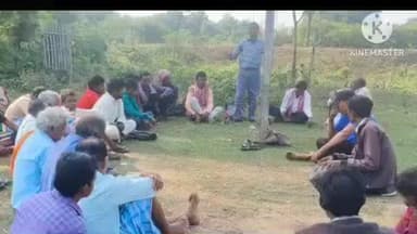 मंडरो: खैरवा पंचायत के बांसकोला खेल मैदान में ग्राम प्रधान ने पहाड़िया समुदाय के लोगों के साथ की बैठक