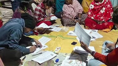 করিমপুর ২: করিমপুর ২ নম্বর ব্লকের বিভিন্ন এলাকায় পাড়ায় পাড়ায় SIR সহায়তা শিবির তৃণমূলের