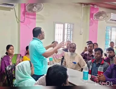 কুশমুণ্ডী: উন্নয়ন ও স্বচ্ছতা নিশ্চিত করতে কুশমন্ডি ব্লকে কালিকামোড়া গ্রাম পঞ্চায়েতে সভা,উপস্থিত ছিলেন কর্মাধ্যক্ষ জাহিঙ্গীর আলম