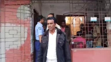 খড়গ্রাম: নদী-জঙ্গল পেরিয়েও রক্ষা পেল না দুষ্কৃতীরা, খড়গ্রামে পুলিশের হাতে গ্রেপ্তার ৪