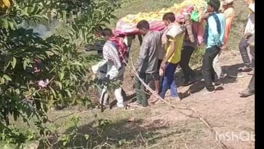 मेघनगर: अंतिम संस्कार स्थल तक रास्ता नहीं, शव को पानी में ले जाना पड़ता है