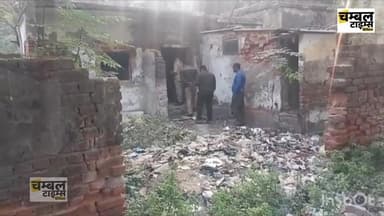 #आगरा : रेलवे कॉलोनी में युवती संदिग्ध हालत में मिली
सिर पर चोट, कपड़े अस्त-व्यस्त; सफेद ऑटो से दो लोग छोड़कर गए — पुल...