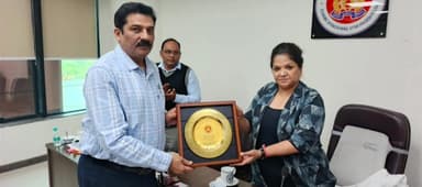 #Operation Shikanja आज दिनांक 17.11.2025 को पुलिस महानिदेशक, E.O.W. महोदया द्वारा माह अक्टूबर की समीक्षा बैठक की गयी,