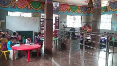 பாலக்கோடு: 4 ஆண்டுகளாக கோவில் வளாகத்தில் நடக்கும் அரசு பள்ளி வகுப்புகள் ஊர் பொதுமக்கள் இடம் வாங்கி கொடுத்தும் கண்டு கொள்ளாத அதிகாரிகள்