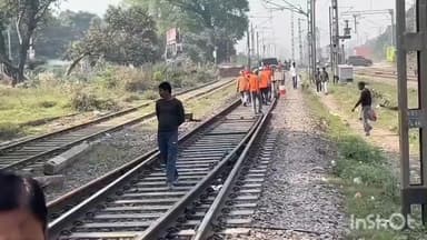 डुमरांव: डीडीयू-पटना रेल खंड पर हरनाहा हॉल्ट के पास एक घंटे का अप लाइन ब्लॉक, तकनीशियन टीम ने समय पर कार्य पूरा किया