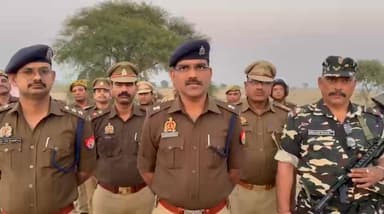 थाना मल्हीपुर क्षेत्र अंतर्गत इंडो नेपाल सीमा के ककरदरी व रघुनाथ पुरवा में #SSB के साथ संयुक्त गस्त व चेकिंग के संबंध मे...