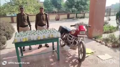 बनकटवा: पुलिस ने 120 बोतल नेपाली शराब के साथ एक बाइक किया जब्त