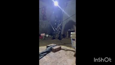 പട്ടാമ്പി: പട്ടാമ്പി തലയണപറമ്പിൽ വീടിനുള്ളിൽ നിന്നും മൂർഖൻ പാമ്പിനെ പിടികൂടി