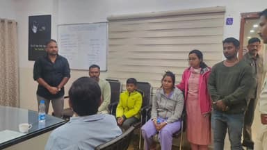 సిర్పూర్ టి: విలేజ్ నెంబర్ ఏడుకు చెందిన శ్యాం కుమార్ కుటుంబ సభ్యులను పరామర్శించిన ఎమ్మెల్యే డాక్టర్ పాల్వాయి హరీష్ బాబు