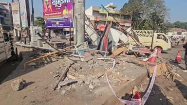 વાંકાનેર: વાંકાનેર શહેરના જીનપરા જકાતનાકે વહેલી સવારે સર્જાયો અકસ્માત : બેકાબૂ બનેલા ટ્રક ચાલકે પોલીસ ચેકપોસ્ટ ઉડાવી…