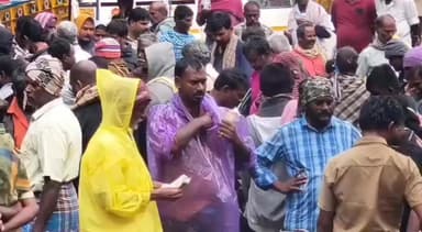 நல்லம்பள்ளி: நல்லம்பள்ளி வட்டாட்சியர் மைதானத்தில்நல்லமபள்ளியில் 42 லட்சத்திற்கு ஆடுகள் விற்பனை