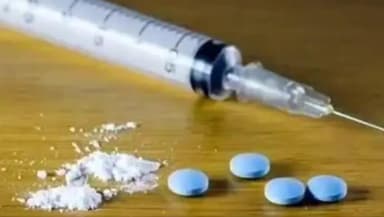 திருச்சி: பொன்மலைப்பட்டி சாய்பாபா கோவில் அருகே போதை மாத்திரை மற்றும் ஊசிகளை விற்பனை செய்த நபர் கைது செய்து சிறையில் அடைக்கப்பட்டார்