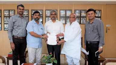 సిర్పూర్ టి: సిర్పూర్ టి రైల్వే స్టేషన్ కు సంబంధించిన పలు అభివృద్ధి పనుల గురించి దక్షిణ మధ్య రైల్వే జనరల్ మేనేజర్ ను కలిసిన ఎమ్మెల్యే