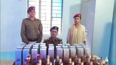 सुगौली: सुगौली रेलवे स्टेशन की पुलिस ने नियमित गश्ती के दौरान प्लेटफार्म पर लावारिस हालत में दो ट्रॉली विदेशी शराब बरामद की