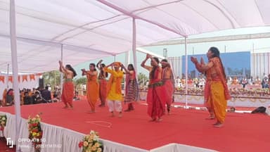 जय जौहर गाने पर आदीवासी नृत्य...!
#आदीवासी #जयजौहर #जौहर #बिरसा #बिरसामुंगडा #satnanews #maihar #chitrakootexpressnews #...