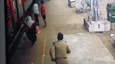 തിരൂര്: തിരൂരിൽ ഓടുന്ന ട്രെയിനില് കയറാന് ശ്രമം, പിടിവിട്ട് വീണ വയോധികയ്ക്ക് രക്ഷകനായി പോലീസുകാരൻ
