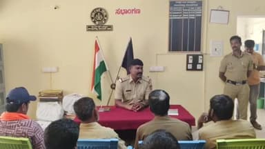 ಚಳ್ಳಕೆರೆ: ಡಿಸೆಂಬರ್ ಒಳಗಾಗಿ ಆಟೋ ಚಾಲಕರು ಕಡ್ಡಾಯವಾಗಿ ಎಲ್ಲಾ ದಾಖಲಾತಿಗಳನ್ನು ಇಟ್ಟುಕೊಳ್ಳಬೇಕು:ನಾಯಕನಹಟ್ಟಿ ಪಟ್ಟಣದಲ್ಲಿ ಪಿಎಸ್ ಐ ಪಾಂಡುರಂಗಪ್ಪ