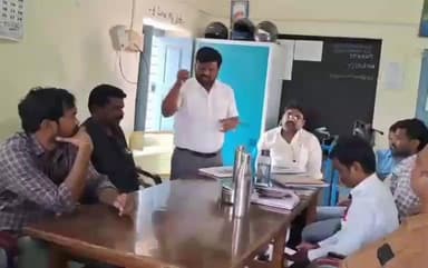 మానవపాడ్: ఉపాధ్యాయులకు ప్రభుత్వం ఇచ్చిన హామీలను నెరవేర్చాలి - UTF జిల్లా అధ్యక్షులు రమేష్