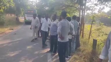 ସୋହେଲା: କୁଡାପାଲି ଗ୍ରାମ ନିକଟରେ ଆଜି ହୋଇଥିବା ସଡ଼କ ଦୁର୍ଘଟଣା ରେ ଜଣେ ମୃତ ଓ ଜଣେ ଗୁରୁତର