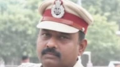 பாளையங்கோட்டை: என் ஜி ஓ காலனி தீயணைப்பு துறை மண்டல துணை இயக்குனர் அலுவலகத்தில் லஞ்ச ஒழிப்பு போலீசார் அதிரடி சோதனை கணக்கில் வராத பணம் பறிமுதல்.