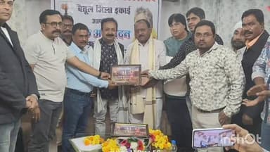 शाहपुर: पत्रकारिता जगत में दोहरी खुशी: वरिष्ठ पत्रकार मयंक भार्गव को पीएचडी अवॉर्ड और KBC में 15 लाख जीतने पर सम्मान