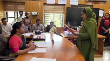 വെെത്തിരി: വയനാട് ജില്ലയിൽ തദ്ദേശ തെരഞ്ഞെടുപ്പിനായി സ്ഥാനാർത്ഥികൾ നാമനിർദ്ദേശപത്രിക സമർപ്പണം ആരംഭിച്ചു