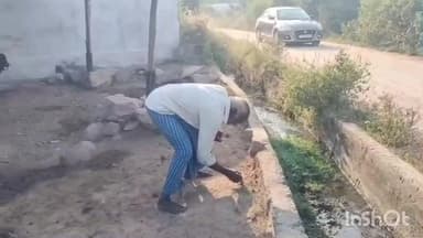 గన్నేరువరం: గన్నేరువరంలోని రాత్రి ఇంటి ఆవరణలో కొట్టి వేసిన దూడలు, బర్రెలను బొలెరో వాహనంలో వచ్చి ఎత్తుకెళ్ళిన దొంగలు.