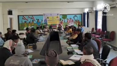 लापुंग: लापुंग प्रखंड सभागार में तीन दिवसीय मधुमक्खी पालन प्रशिक्षण का दूसरा दिन